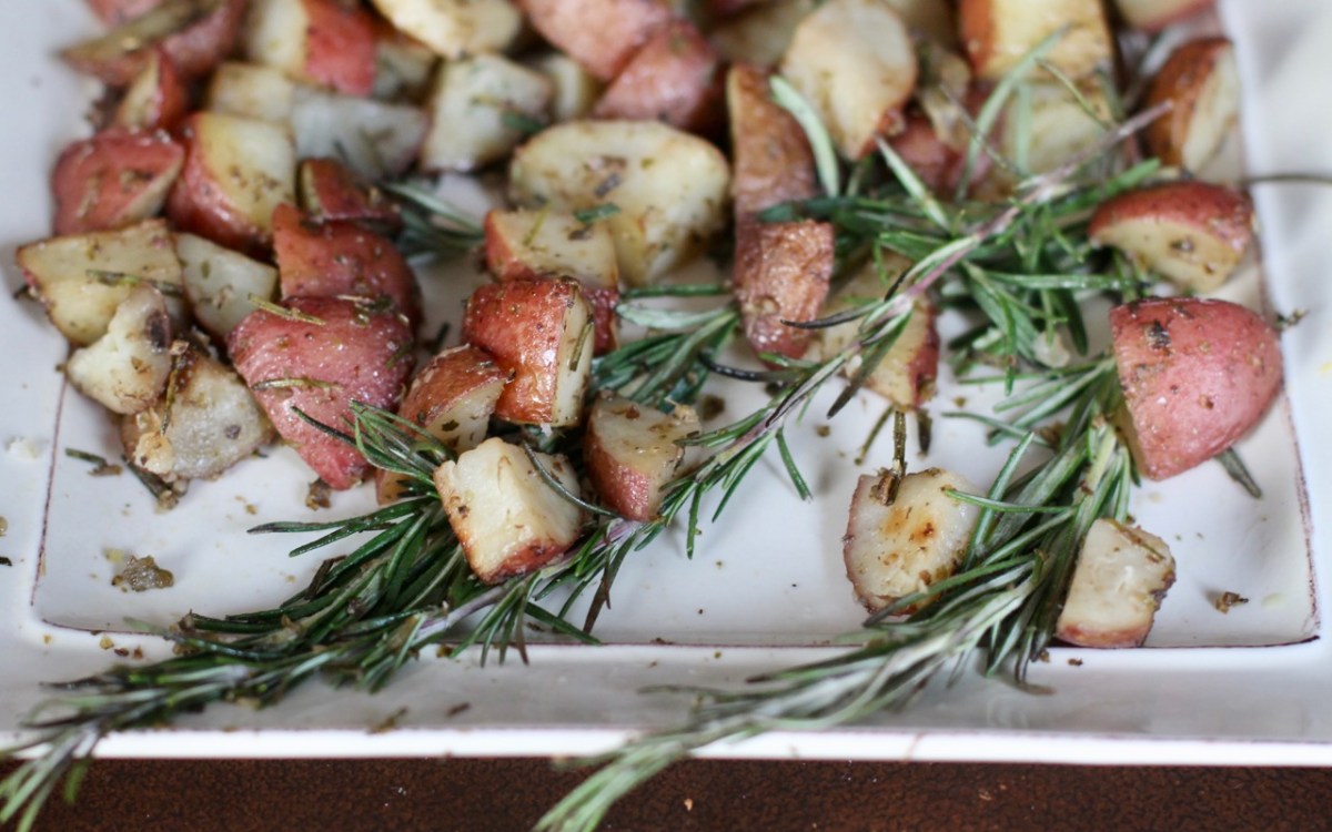 Roasted potatoes with&nbsp;rosemary