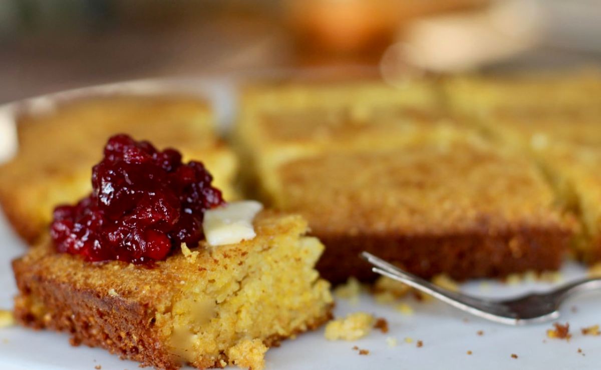 Moist buttermilk cornbread