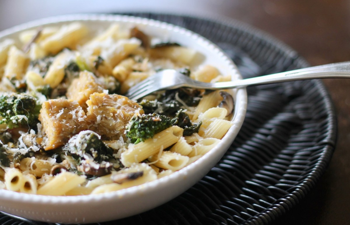 Mushroom tempeh stroganoff