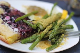 Dutch baby with&nbsp;berries